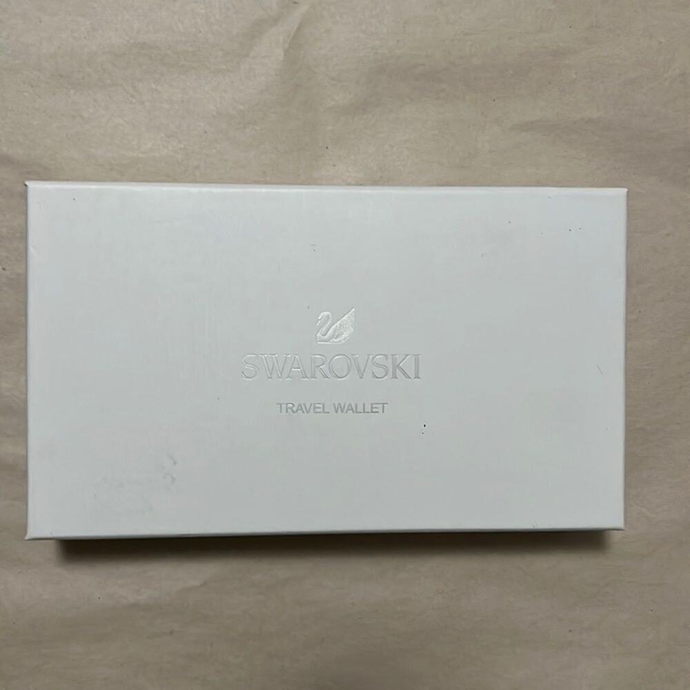 NWT SWAROVSKI TRAVEL WRISTLET WALLET